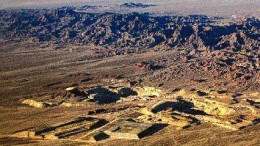 An aerial view of the Mesquite heap-leach gold mine in southeastern California.