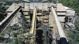 KINROSS GOLDKinross Gold's existing Brasilia mill, which was completed in 1987. The increasingly harder ore at Paracatu means a new treatment plant is needed to boost mill capacity.