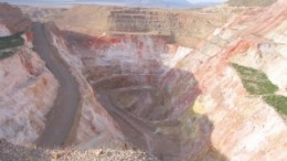 Allied Nevada Gold is working at the Brimstone pit, at the Hycroft mine, to expand the oxide gold and silver resources and test the sulphide zone below the oxides.