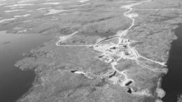 An aerial view of De Beers' Snap Lake diamond mine, 220 km northeast of Yellowknife, N.W.T.