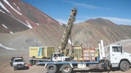 Drilling at Golden Arrow Resources' Poncha gold-copper project, in Argentina. The project has yielded continuous gold and silver mineralization over a lengthy intercept in recent reverse circulation drilling.