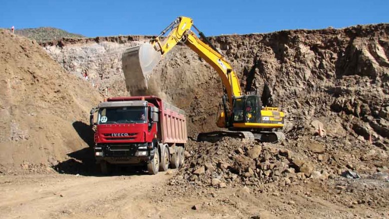 Mining the Toro deposit at Lachlan Star's CMD gold mine in Andacollo, Chile, 350 km north of Santiago. Photo by Lachlan Star