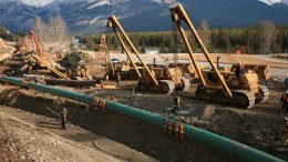 A crew working on Kinder Morgan's Trans Mountain oil pipeline. Photo by Kinder Morgan