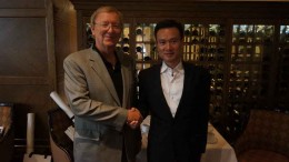 Beaufield Resources president Jens E. Hansen (left, stepping down in November) shakes hands with China CEFC Energy chairman Ye Jianming. By Beaufield Resources.