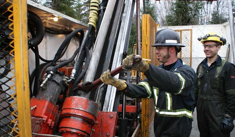 Workers adjust equipment at the Qubec Lithium Project near Val d'Or, Quebec. Source: Canada Lithium