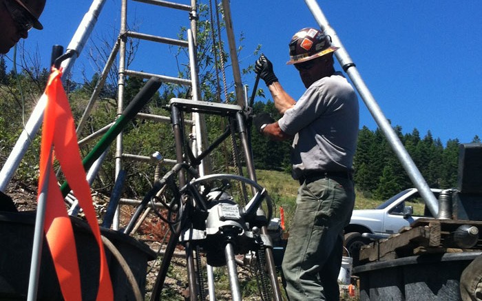 A worker operates a gas-powered Winkie Drill at Adamera Resources' Poland-China gold project in Washington. Credit: Adamera Resources