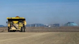 A truck hauling ore at Turquoise Hill's Oyu Tolgoi copper-gold project in Mongolia. Credit: Turquoise Hill Resources