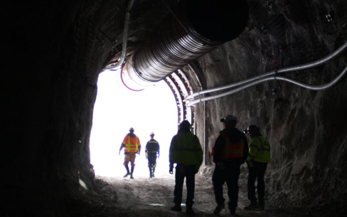 A mine tour leaves Atna Resources' Pinson gold mine in Nevada. Credit:  Atna Resources