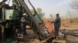 A drilling crew at Papillon Resources' Fekola gold project in Mali. Credit: Papillon Resources