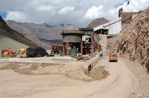 Construction at the Pimenton mine in Chile. In the second quarter of 2014, Pimenton produced 2,643 ounces of gold, up from 2,558 ounces of gold in the first quarter of the year, while cash costs fell from US$919 per oz. to US$778 per oz. Credit: Cerro Grande Mining