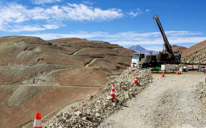 A drill rig at Atacama Pacific Gold's Cerro Maricunga gold project in Chile. Credit: Atacama Pacific Gold