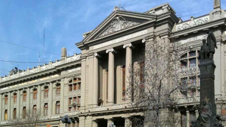 The Palacio de los Tribunales de Justicia de Santiago, which houses Chile's Supreme Court in the capital Santiago. Credit: Falmazan