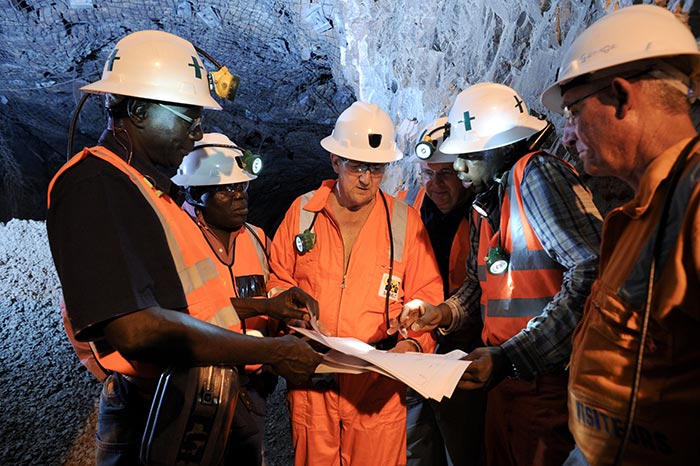 Randgold Resources CEO Mark Bristow (centre) underground in the Yalea gold mine, part of the Loulo-Gounkoto gold-mining complex in western Mali. Credit: Randgold Resources 