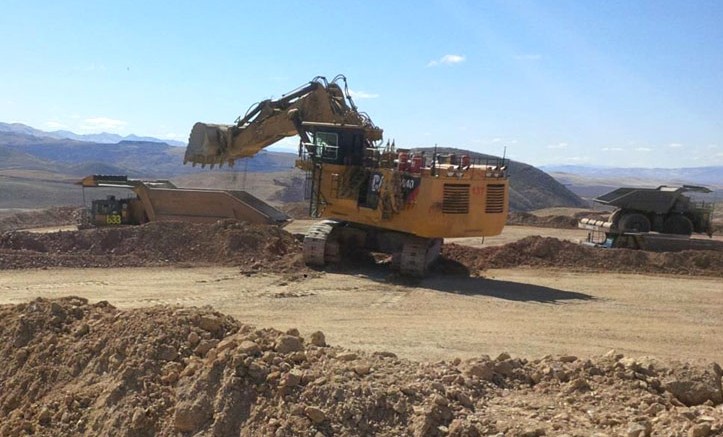 Equipment during the first day of stripping for the second phase of work at Premier Gold and Goldcorp's South Arturo gold project in Nevada. Source: Premier Gold Mines