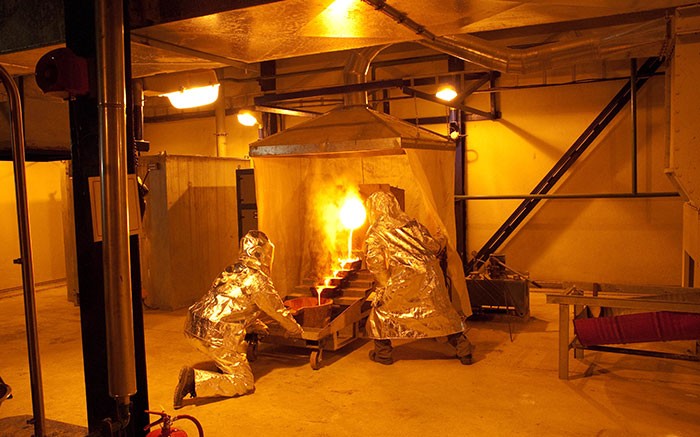 Workers pour gold dor in 2010 at Nevsun Resources' Bisha mine in Eritrea. Source: Nevsun Resources