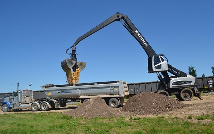 A truck receives a load at Victory Nickel's Seven Persons frac sand processing plant near Medicine Hat, Alberta. Photo by Matthew Keevil.