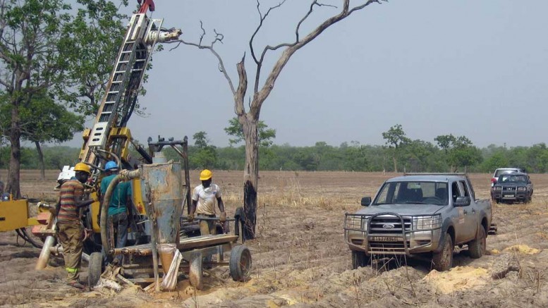 Drillers at Sarama Resources South Houndé gold project in Burkina Faso.  Credit: Sarama Resources.