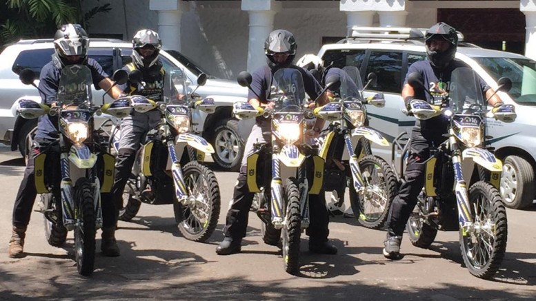 Mark Bristow (far right) and his companions prepare to depart on their journey from Mombasa, Kenya, earlier this month.  Credit: Randgold Resources.