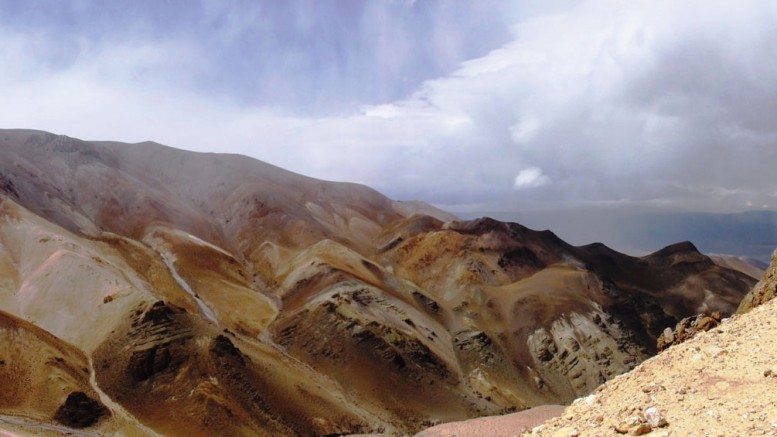 Looking northeast at a dacite target 4,700 metres above sea level beside a ridge of silicified breccias at Golden Arrow Resources’ Antofalla silver-lead-zinc project in Catamarca province, Argentina. Credit: Golden Arrow Resources.