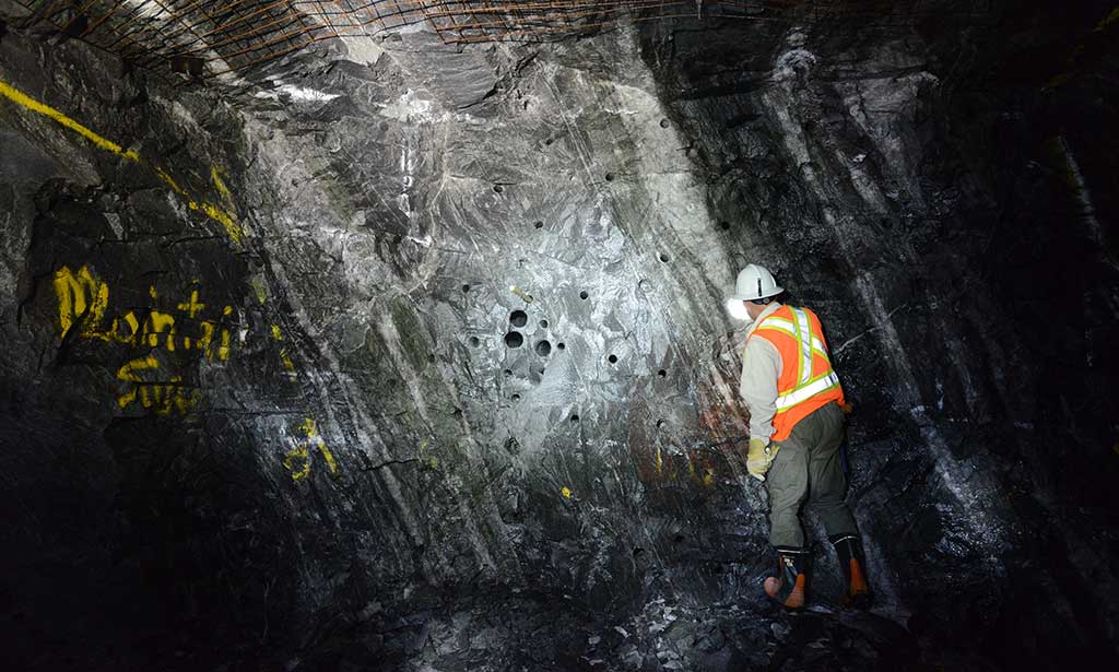 Studying rock underground at Harte Gold's Sugar project in northern Ontario. Credit: Harte Gold.