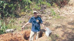 Glenn Mullan pit sampling in 2012 in Northern Province, Sierra Leone. Courtesy of Glenn Mullan.