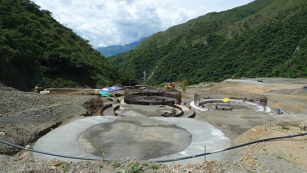 Leach tanks under construction at the Buritica gold project. Photos by David Perri.