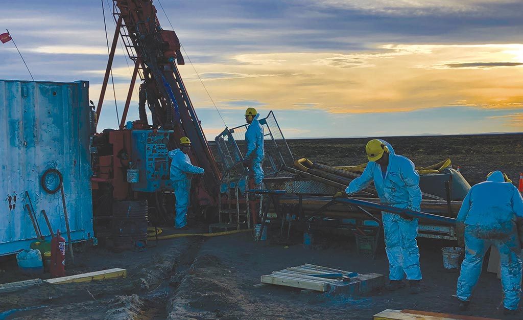 Drillers at work on Mirasol Resources’ La Curva gold project in Santa Cruz, Argentina, which is under a joint-venture agreement with OceanaGold. Credit: Mirasol Resources.