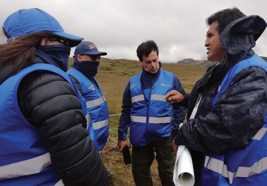 INV Metals Ecuador general manager Jorge Barreno (middle left) and Ecuador’s vice minister for mining Fernando Benalcazar (middle right) at the Loma Larga project in February 2019. Credit: INV Metals.