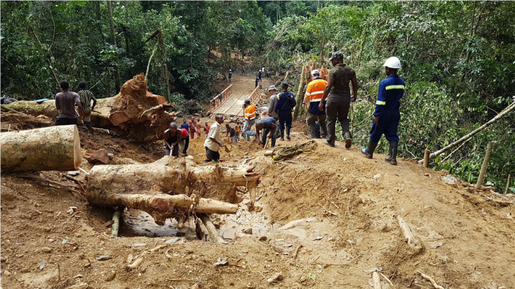 Road teams working on clearing and building a road to Bisie. Credit: Alphamin Resources. 