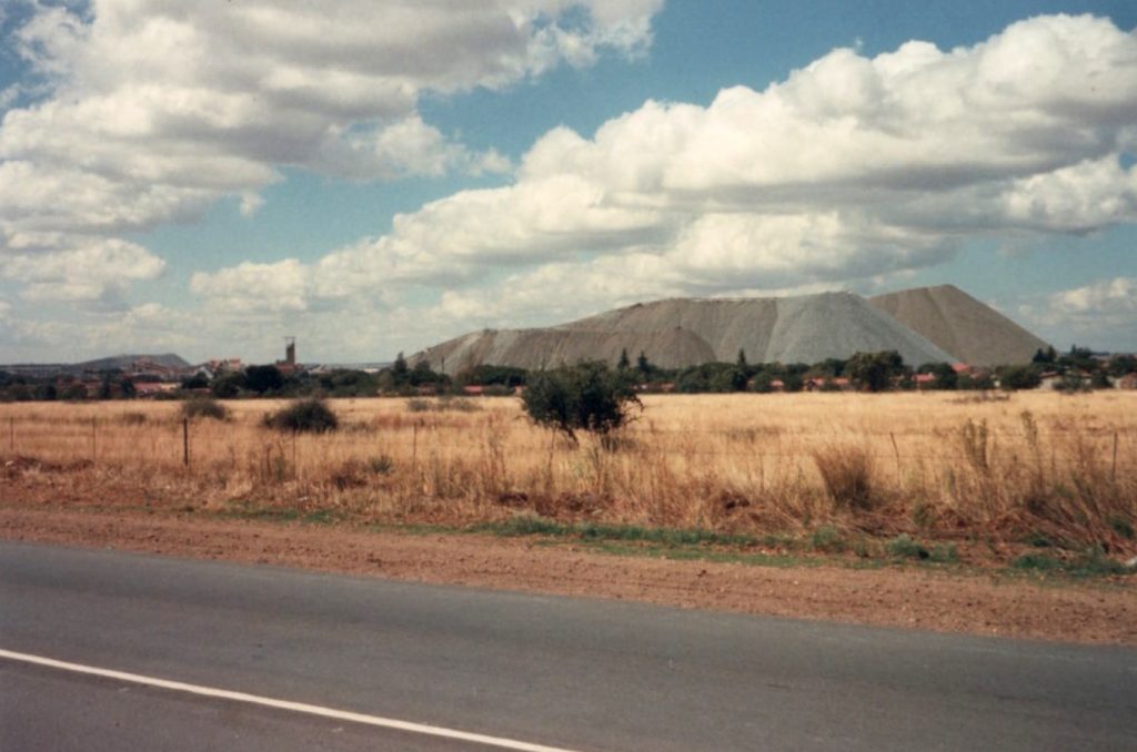 Mine dumps at the Vaal Reefs #2 Shaft in 1986. Courtesy: Ralph Rushton.