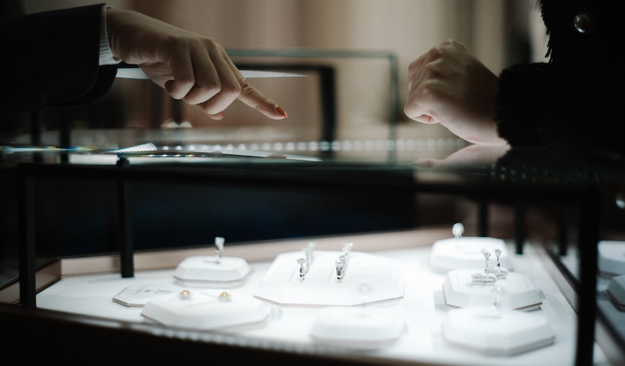 De Beers diamond sales rise as demand from China picks up - Miningmx