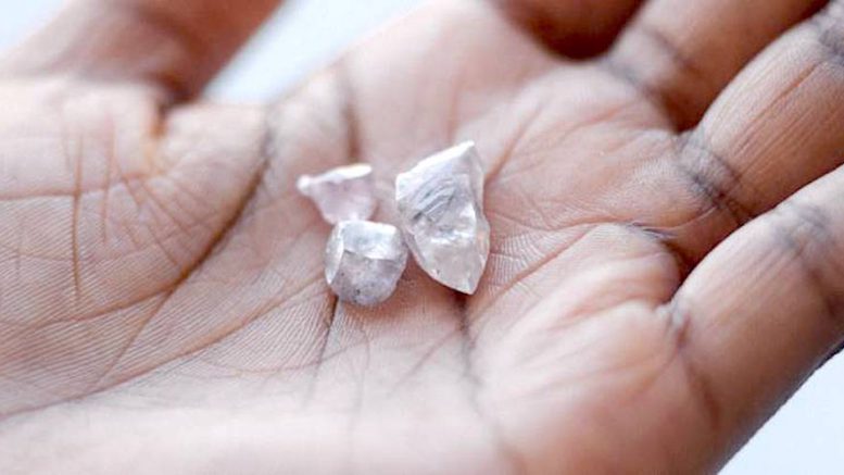 De Beers rough diamonds